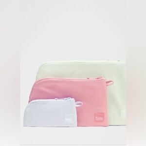 NWT Lululemon lightweight pouch 3 pack Color kohlrabi